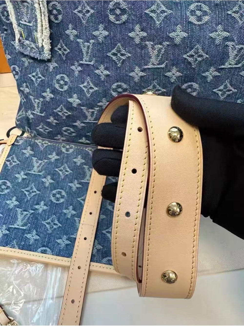 Louis Vuitton Denim Monogram Shoulder Bag with Natural Trim - Picture 12 of 12